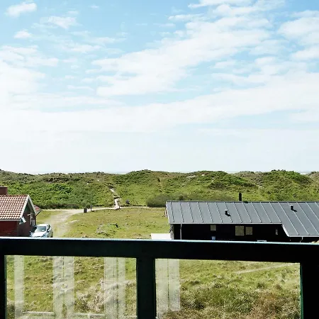 Two-bedroom Holiday In 11