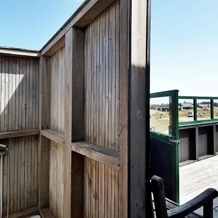 Two-bedroom Holiday In 11
