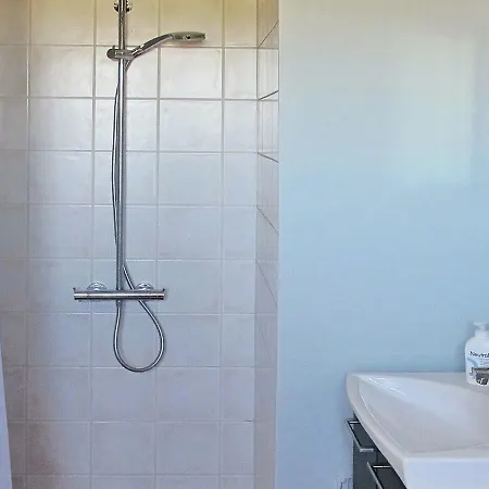 Two-bedroom Holiday In 11 Сasa de vacaciones *